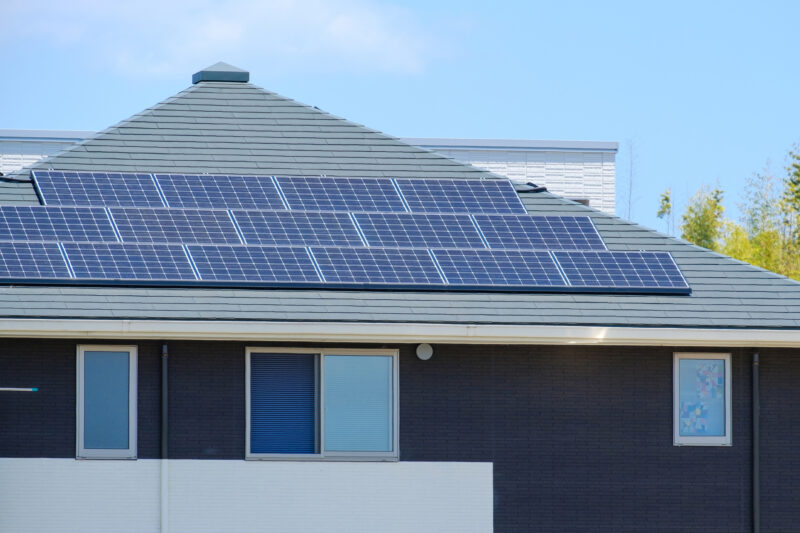 太陽光発電付き住宅を売却する時の手続きや方法について解説