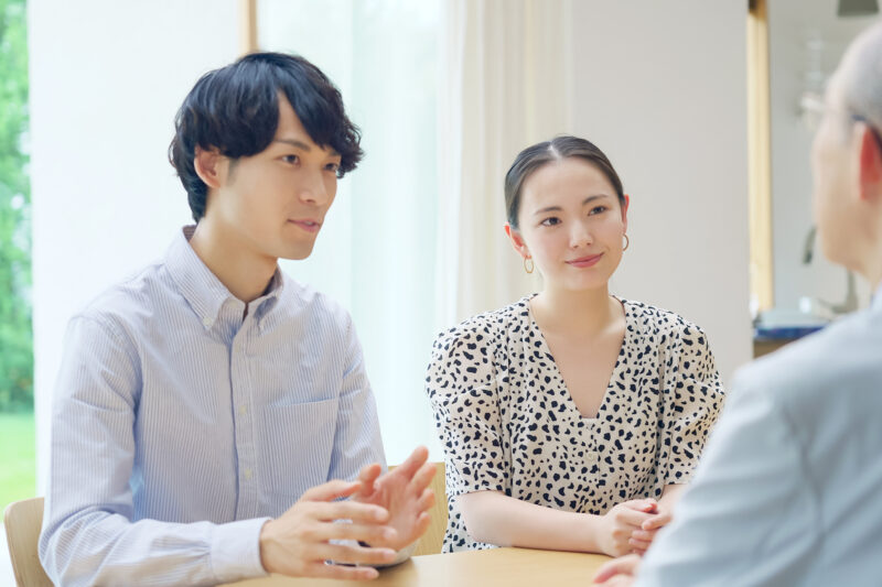 親子や身内間で不動産売買はできる？売却の流れやポイントを解説