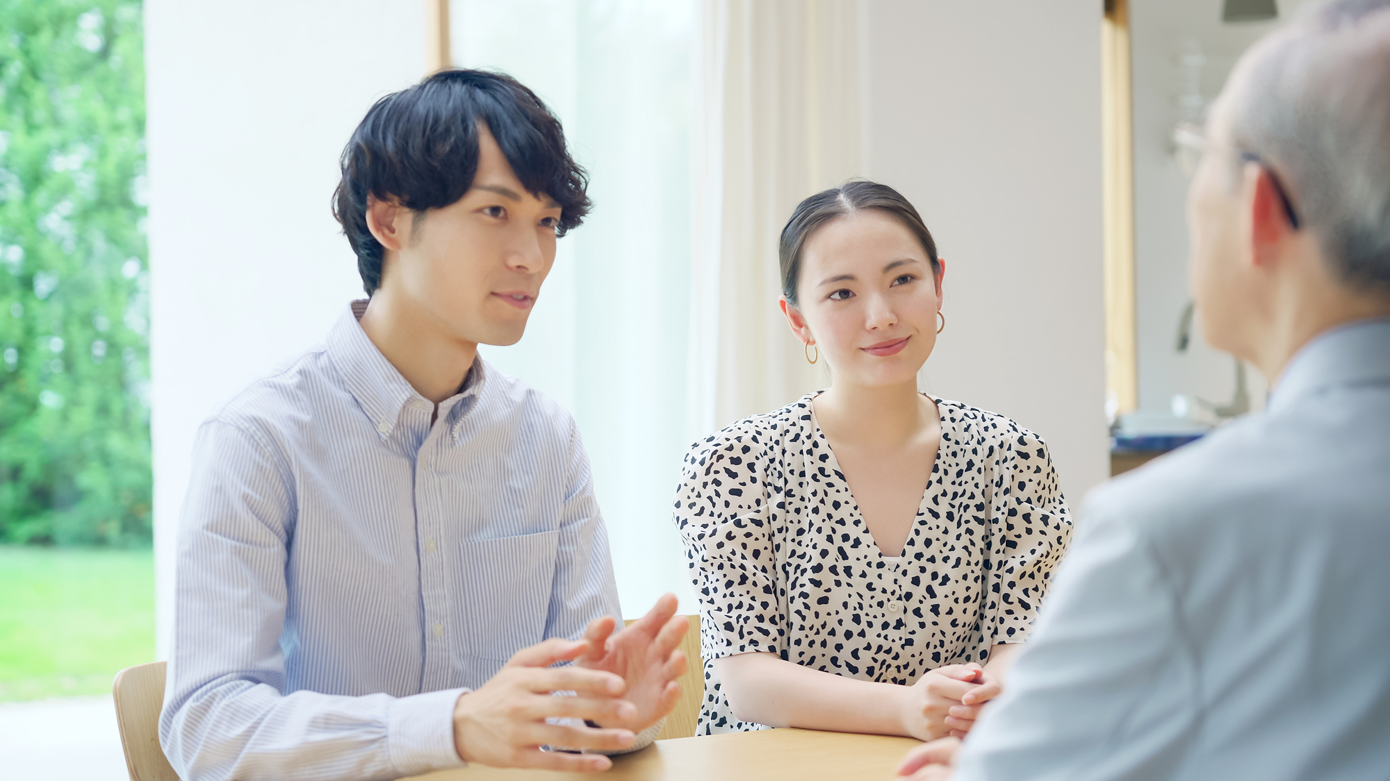 親子や身内間で不動産売買はできる？売却の流れやポイントを解説