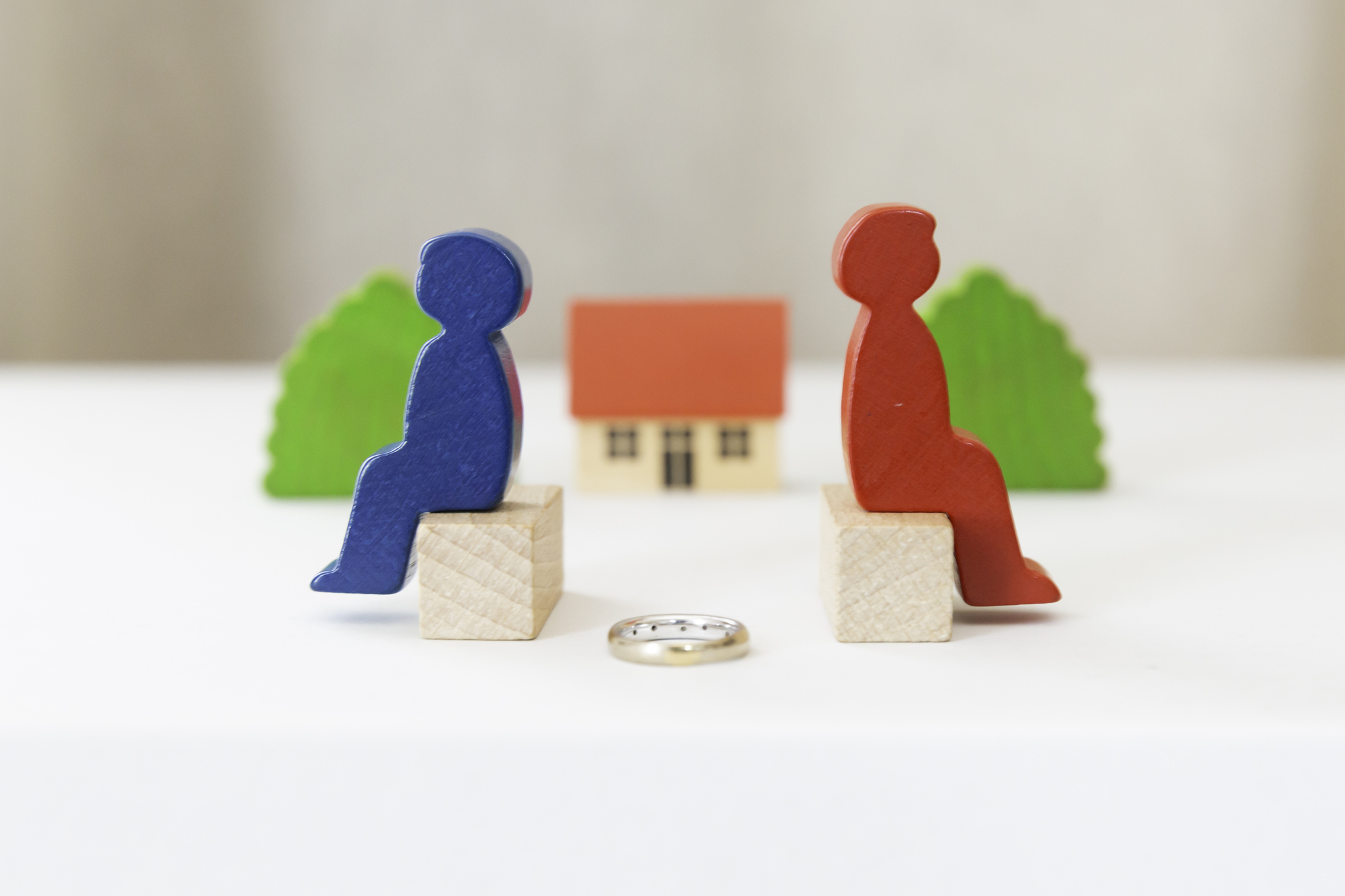 離婚したら住宅ローンの連帯保証人はどうなる？